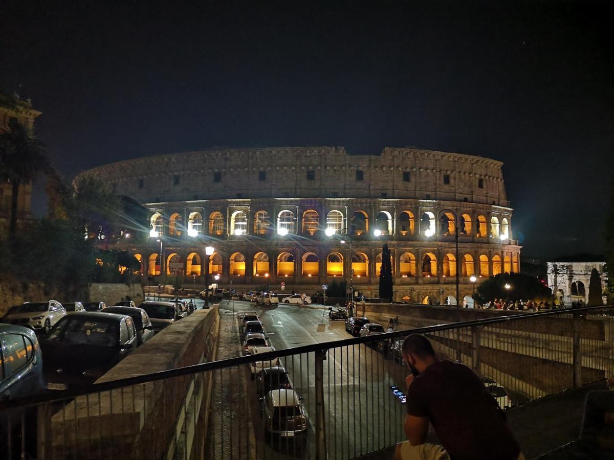 Superattico Sul Colosseo Rome Exterior photo
